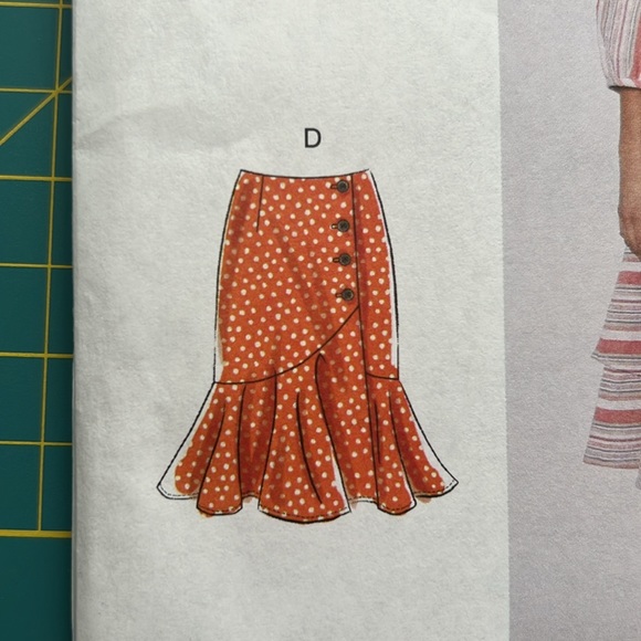 McCall Sewing Pattern - Top and Skirt M7984 - Picture 8 of 10